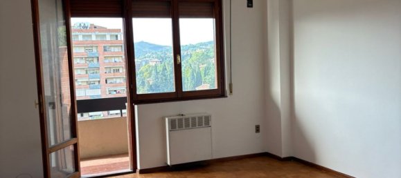 5 rooms Apartment in Perugia, Italy No. 50343 4