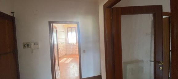 5 rooms Apartment in Perugia, Italy No. 50343 44