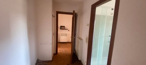 5 rooms Apartment in Perugia, Italy No. 50343 33