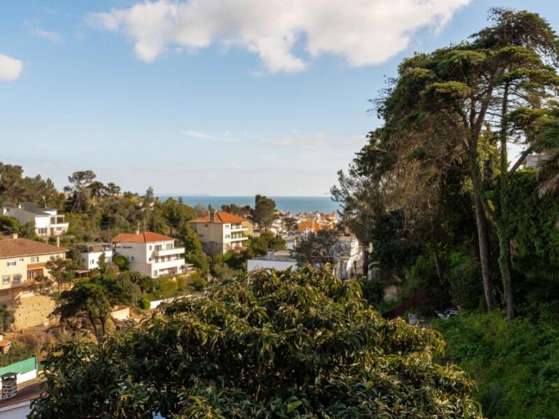 5 bedrooms Villa in Cascais, Portugal No. 354930