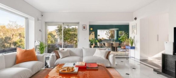 5 bedrooms Villa in Cascais, Portugal No. 354930 3