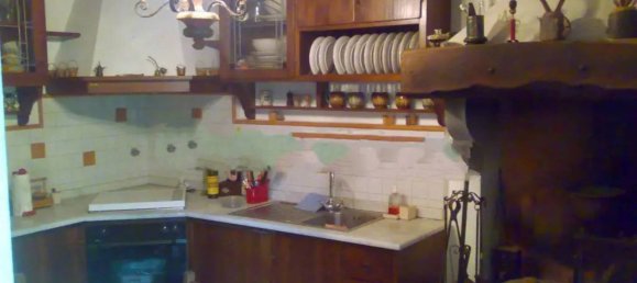 3 rooms House in Pontassieve, Italy No. 150660 10