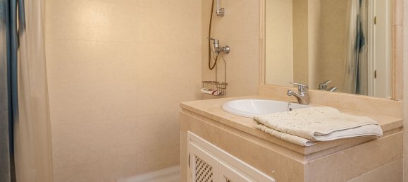 Apartamento de 2 dormitorios en Marbella, Spain No. 146919 3