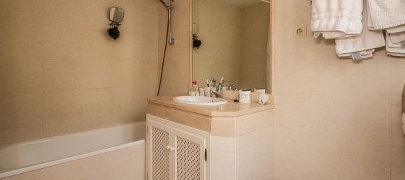 Apartamento de 2 dormitorios en Marbella, Spain No. 146919 11