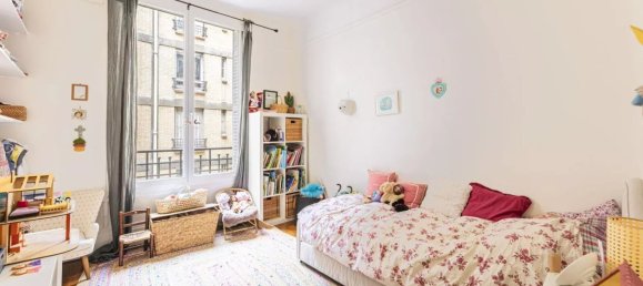 4 bedrooms Apartment in Paris, France No. 293276 11