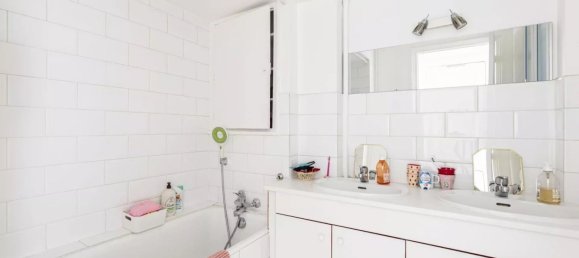 4 bedrooms Apartment in Paris, France No. 293276 14