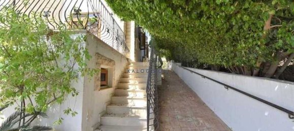 6 bedrooms House in Oroklini, Cyprus No. 10612 3