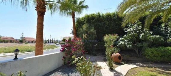 6 bedrooms House in Oroklini, Cyprus No. 10612 16