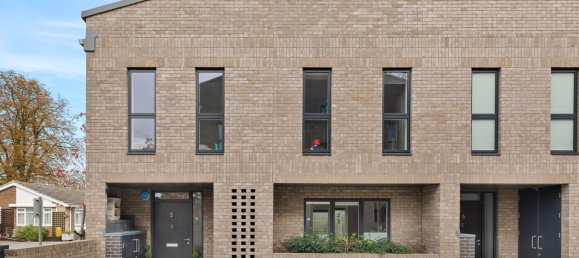 2 bedrooms House in Coulsdon, United Kingdom No. 1064 2