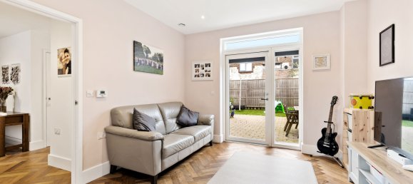 2 bedrooms House in Coulsdon, United Kingdom No. 1064 6