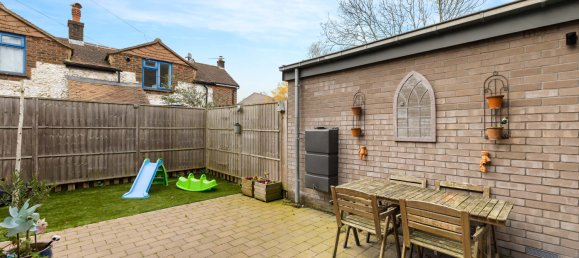 2 bedrooms House in Coulsdon, United Kingdom No. 1064 14