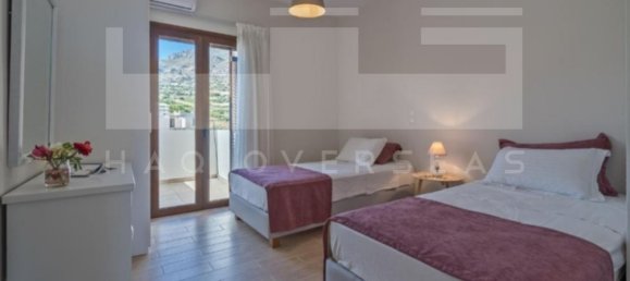 3 bedrooms Villa in Crete, Greece No. 8812 8