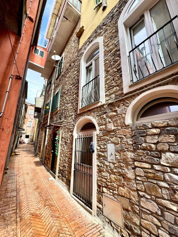 3 rooms Apartment in Pontedassio, Italy No. 39241