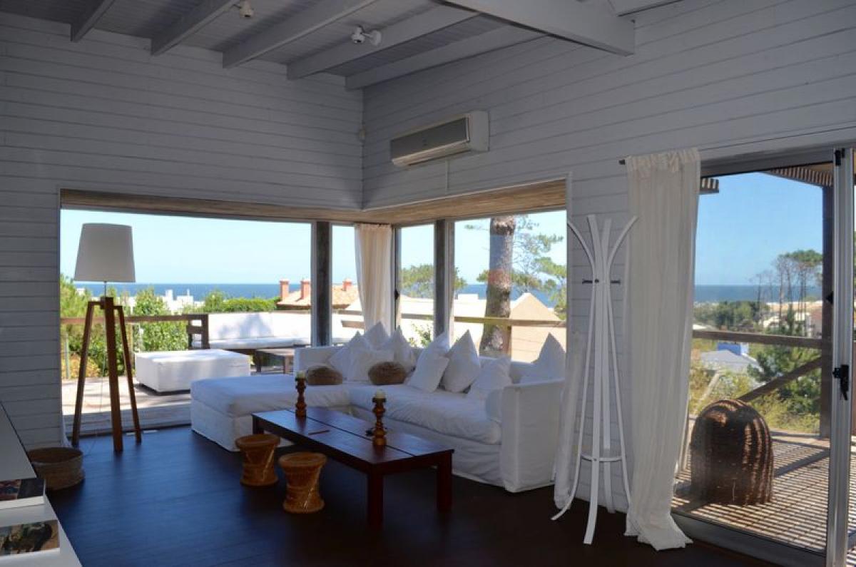 2 bedrooms House in Maldonado, Uruguay No. 3213