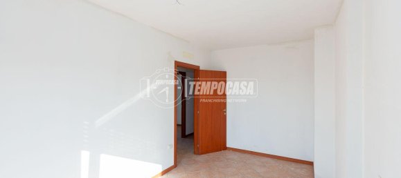 4 rooms Apartment in Brescia, Italy No. 2484 20