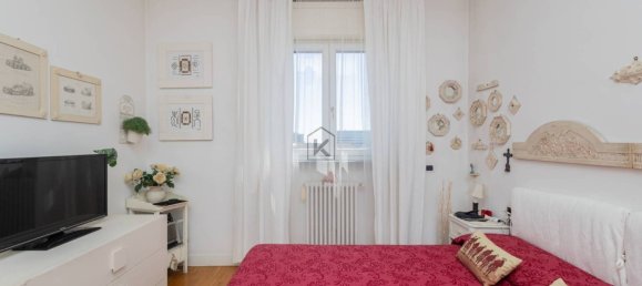 2 bedrooms Apartment in Milan, Italy No. 317737 32