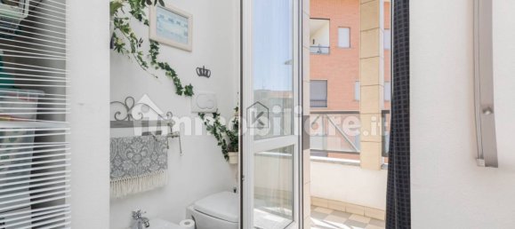 2 bedrooms Apartment in Milan, Italy No. 317737 23