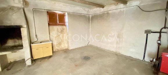 4 rooms House in Bitonto, Italy No. 20752 18