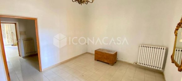 4 rooms House in Bitonto, Italy No. 20752 14