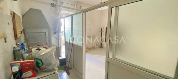 4 rooms House in Bitonto, Italy No. 20752 5