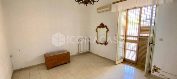 4 rooms House in Bitonto, Italy No. 20752 11