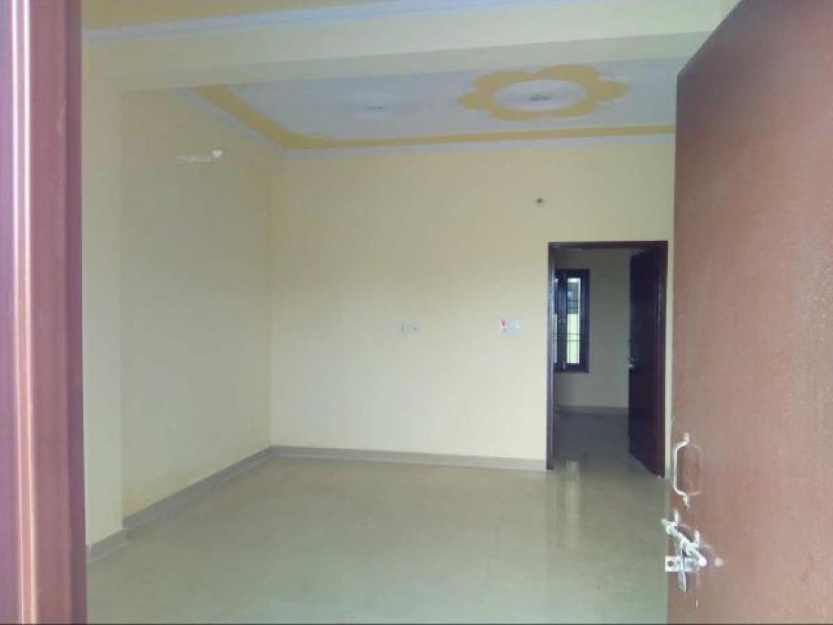 2 bedrooms House in Aligarh, India No. 42453