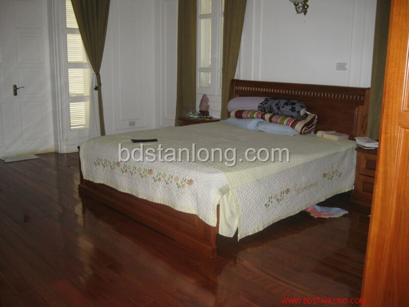 Villa de 5 dormitorios en Tay Ho, Vietnam No. 6361