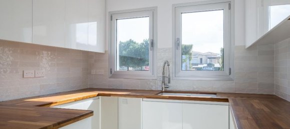 3 bedrooms Villa in Paphos, Cyprus No. 22131 6