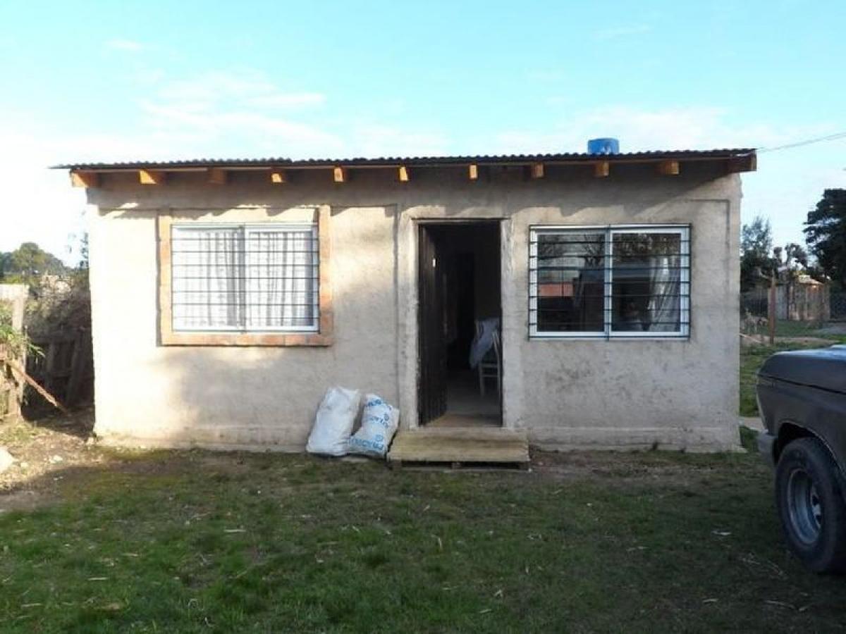 2 bedrooms House in Berazategui, Argentina No. 67149