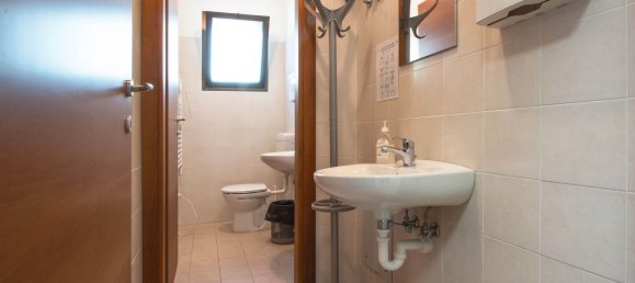 146m² Office in Udine, Italy No. 266529 16