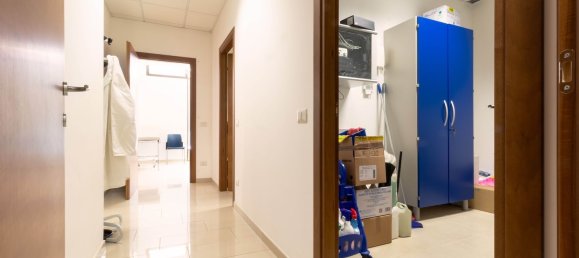 146m² Office in Udine, Italy No. 266529 10