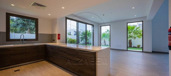 4 bedrooms Townhouse in Yas Island, UAE No. 29913 6