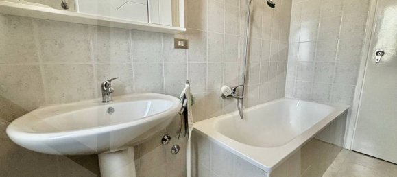 Propiedad comercial de 4 habitaciónes en Matera, Italy No. 26527 17