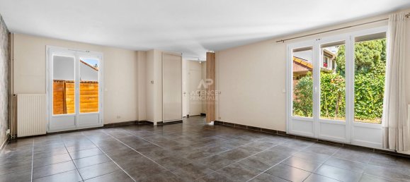 4 bedrooms House in Saint-Germain-en-Laye, France No. 323426 2