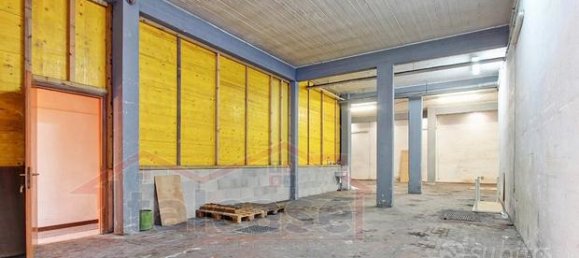 208m² Commercial property in Rome, Italy No. 292226 3
