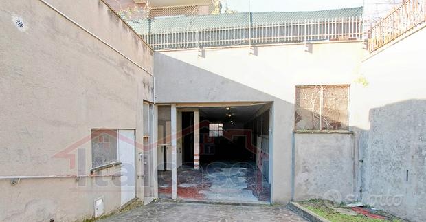 208m² Commercial property in Rome, Italy No. 292226