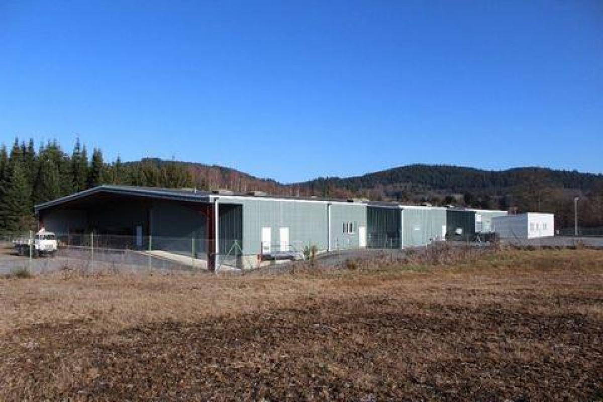 Bureau à Ussel, France 2945m² No. 20213