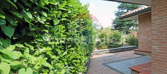 Вилла с 6 спальнями в Суэлло, Италия № 377046 10