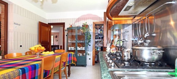 Вилла с 6 спальнями в Суэлло, Италия № 377046 48