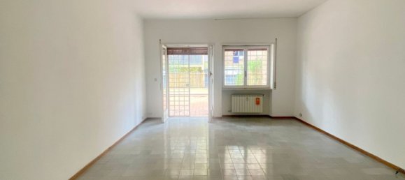 3 rooms Apartment in Rome, Italy No. 184231 9