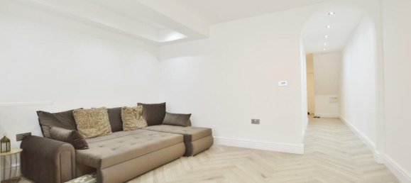 2 bedrooms Apartment in London, United Kingdom No. 12465 8