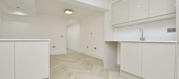2 bedrooms Apartment in London, United Kingdom No. 12465 6