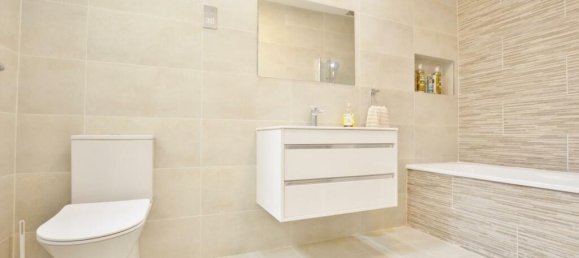 2 bedrooms Apartment in London, United Kingdom No. 12465 11