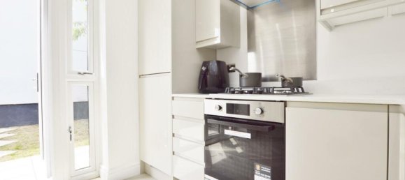 2 bedrooms Apartment in London, United Kingdom No. 12465 21