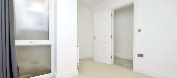 2 bedrooms Apartment in London, United Kingdom No. 12465 10