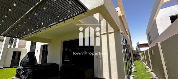 5 bedrooms Villa in Yas Island, UAE No. 14294 17