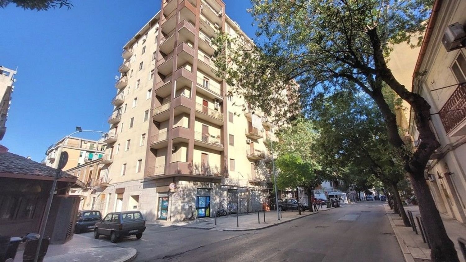 Квартира с 5 комнатами в Фоджа, Италия № 265701