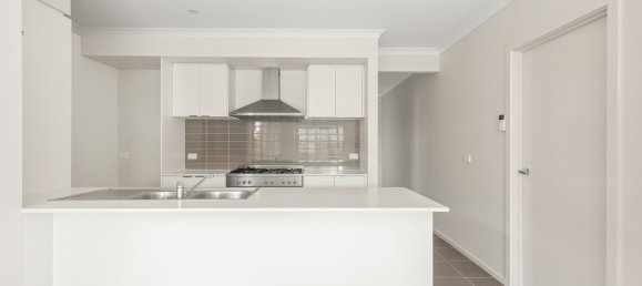 Дом с 3 спальнями в Manor Lakes, Австралия № 144 4