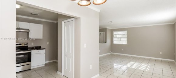 3 bedrooms Villa for rent in Miami, Miami-Dade, Florida, USA № 615906 13