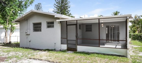 3 bedrooms Villa for rent in Miami, Miami-Dade, Florida, USA № 615906 3